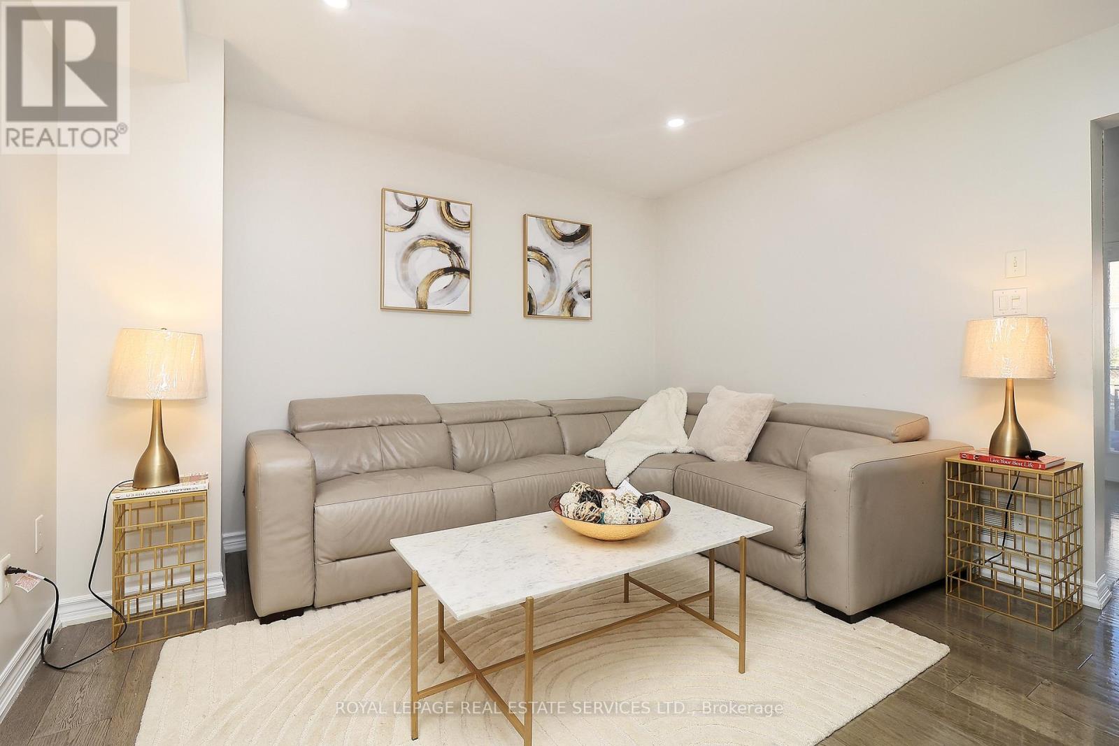 1747 Cobra Crescent, Burlington (Uptown), Ontario  L7L 7L5 - Photo 7 - W12396967