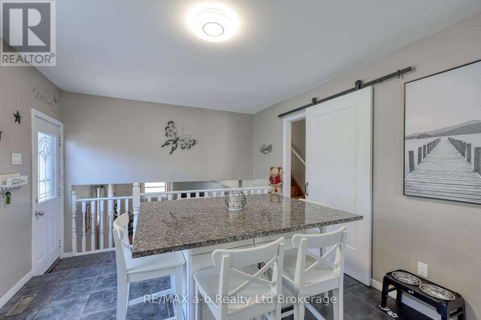 36 Portsmouth Road, London East, Ontario  N5V 4E2 - Photo 12 - X12397129