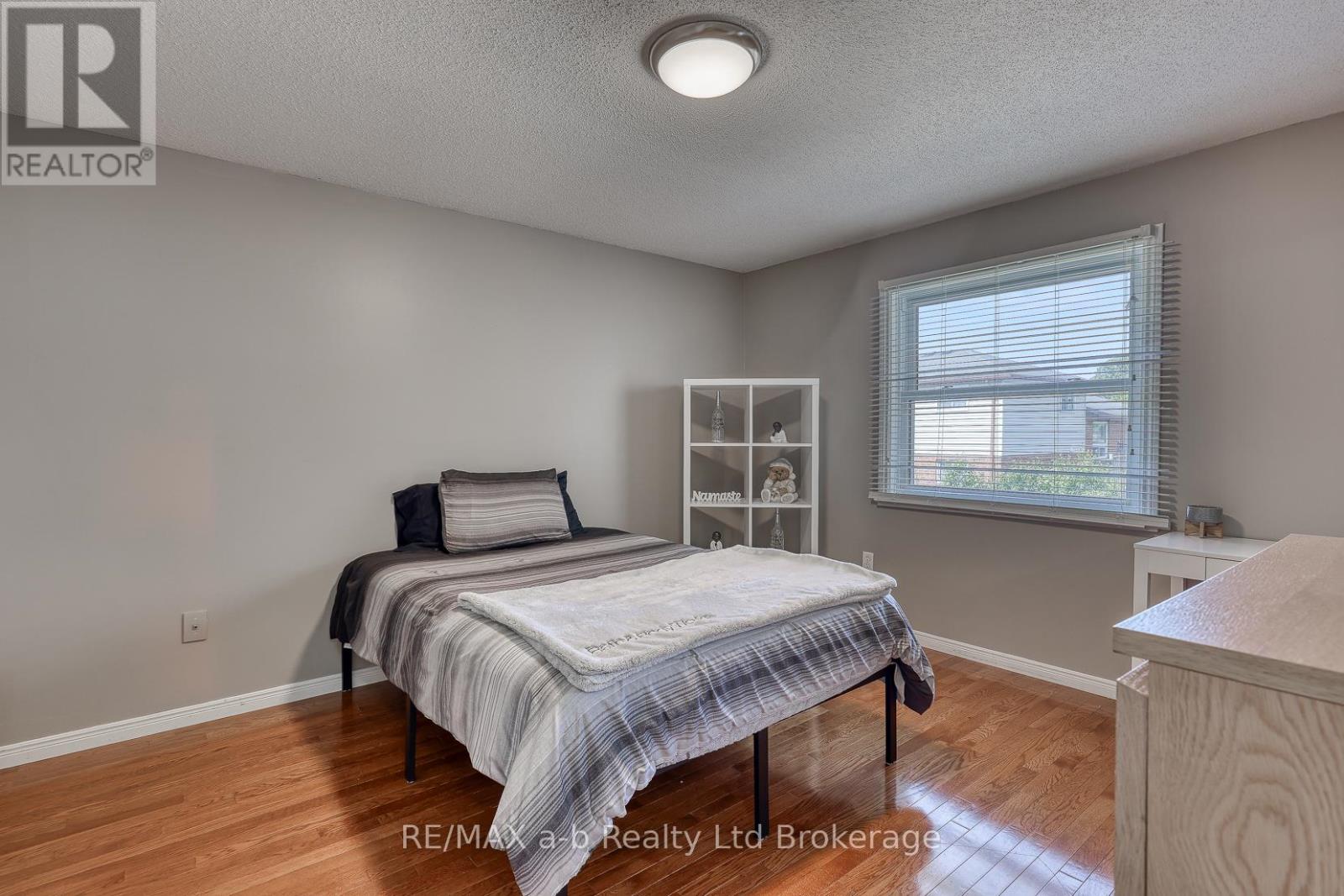 36 Portsmouth Road, London East, Ontario  N5V 4E2 - Photo 13 - X12397129