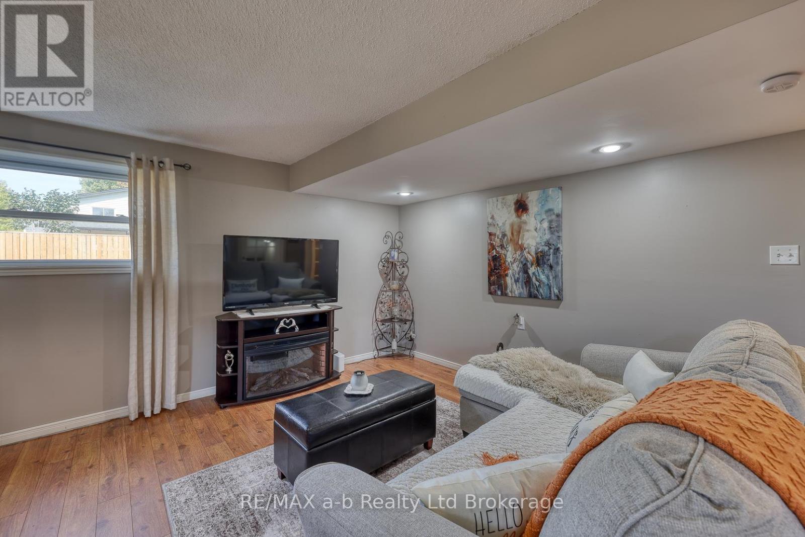 36 Portsmouth Road, London East, Ontario  N5V 4E2 - Photo 22 - X12397129
