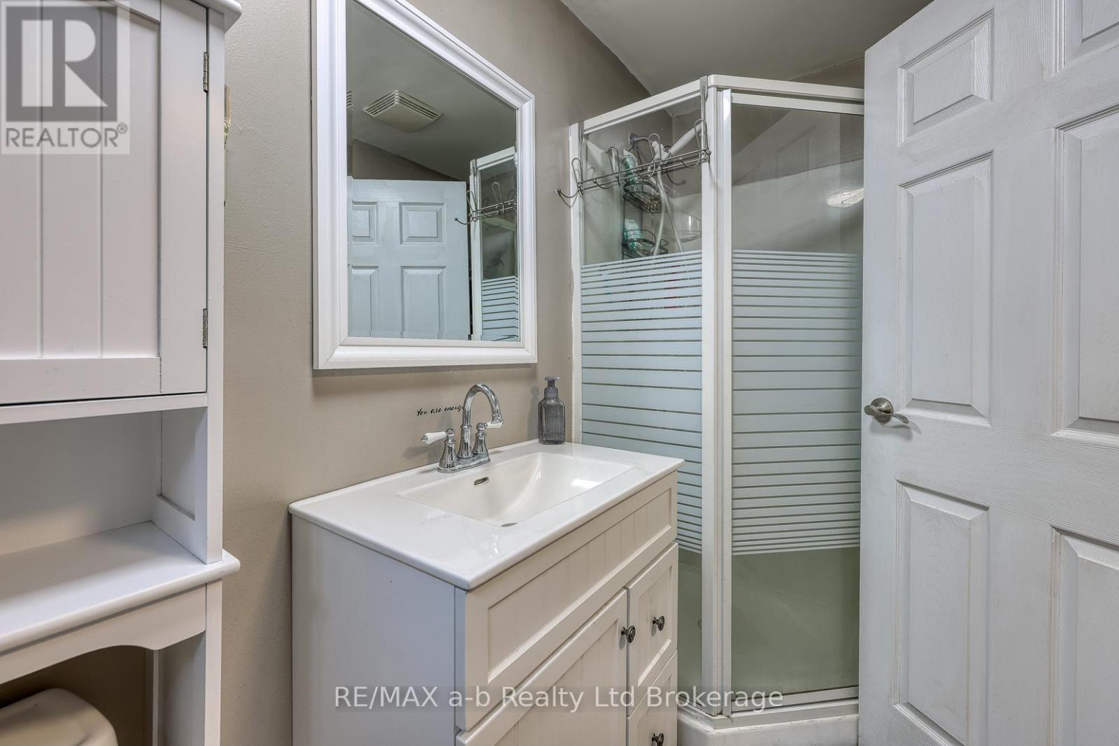 36 Portsmouth Road, London East, Ontario  N5V 4E2 - Photo 26 - X12397129