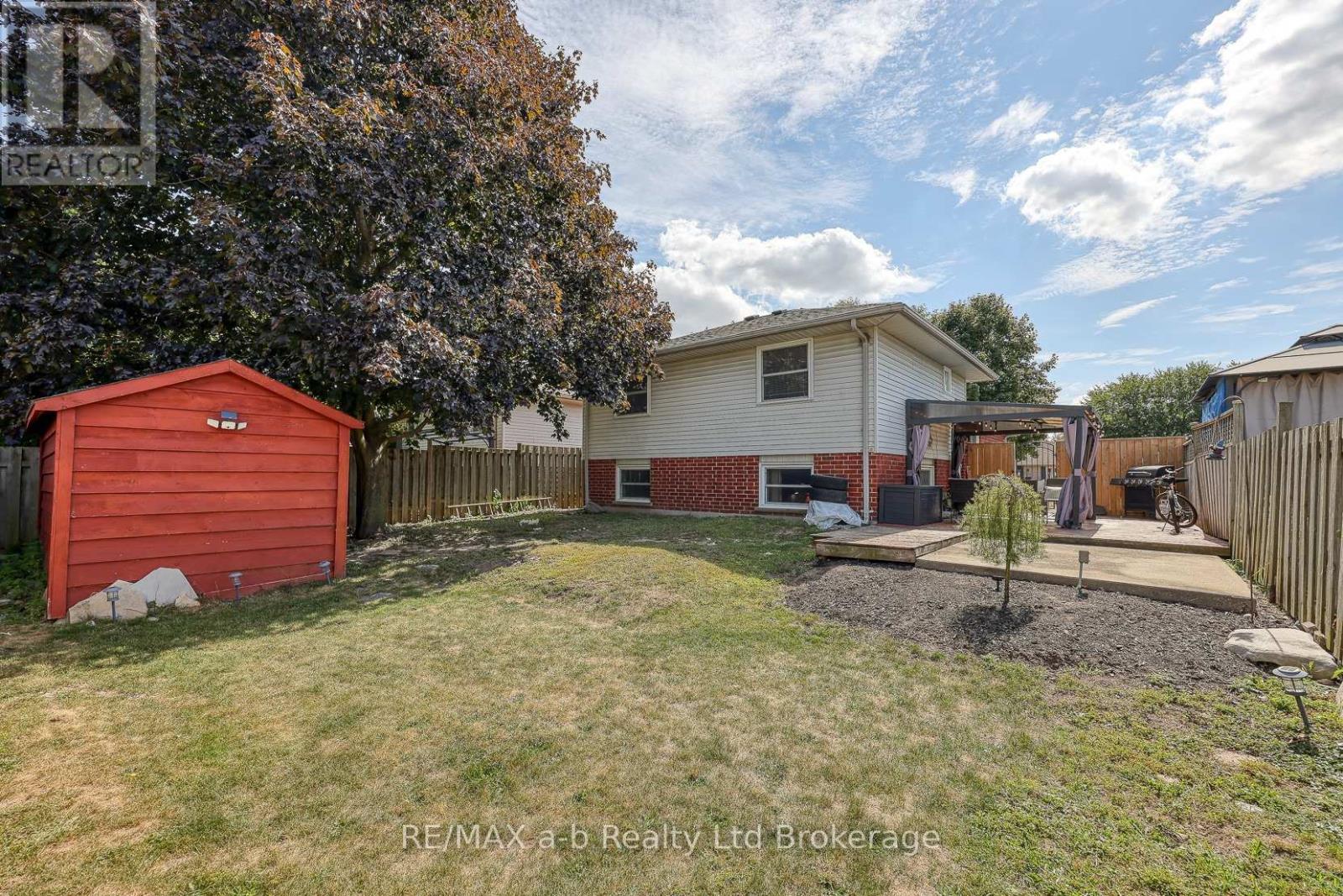 36 Portsmouth Road, London East, Ontario  N5V 4E2 - Photo 37 - X12397129