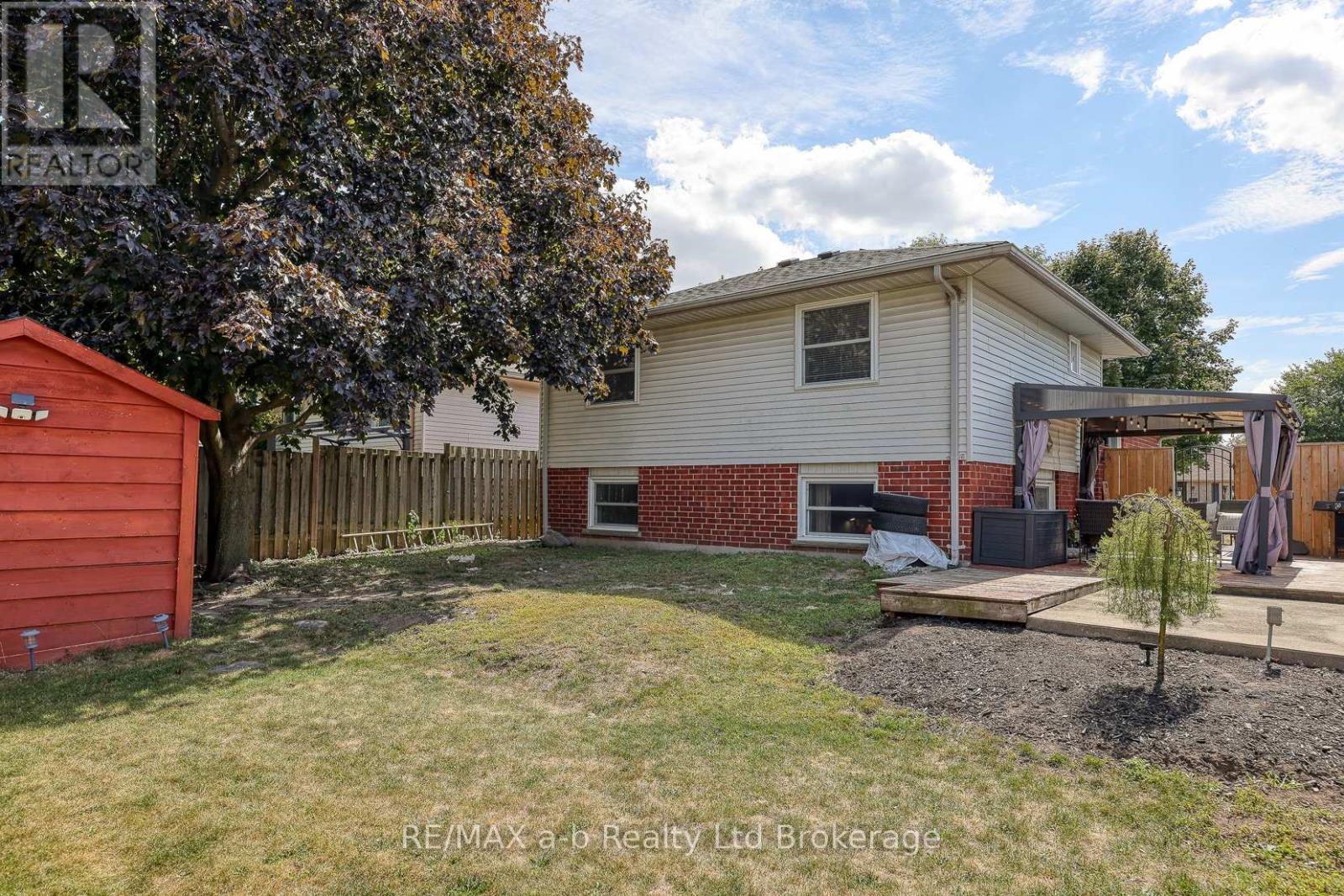 36 Portsmouth Road, London East, Ontario  N5V 4E2 - Photo 38 - X12397129