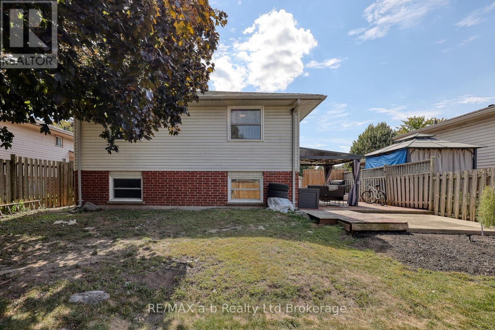 36 Portsmouth Road, London East, Ontario  N5V 4E2 - Photo 39 - X12397129