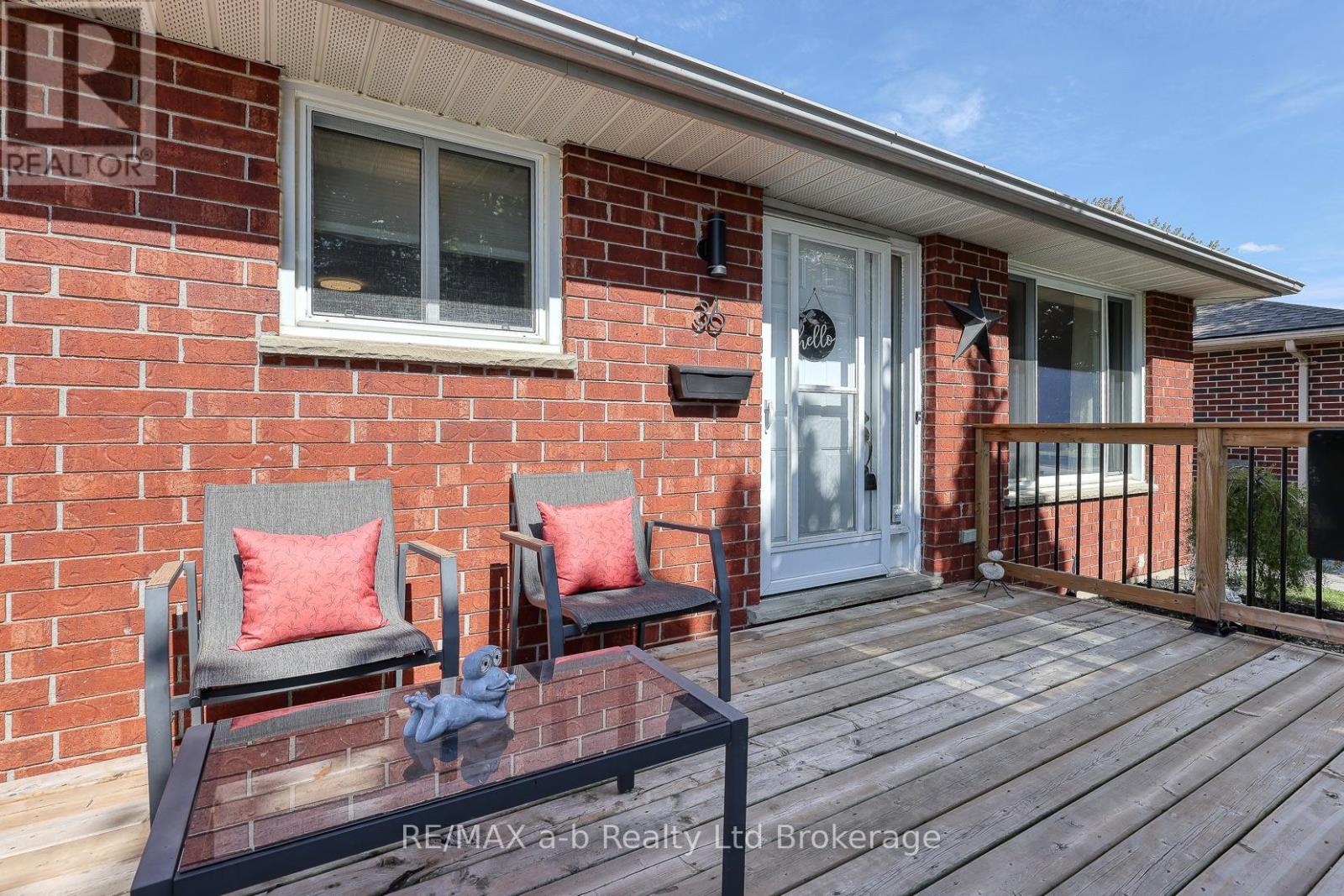 36 Portsmouth Road, London East, Ontario  N5V 4E2 - Photo 4 - X12397129