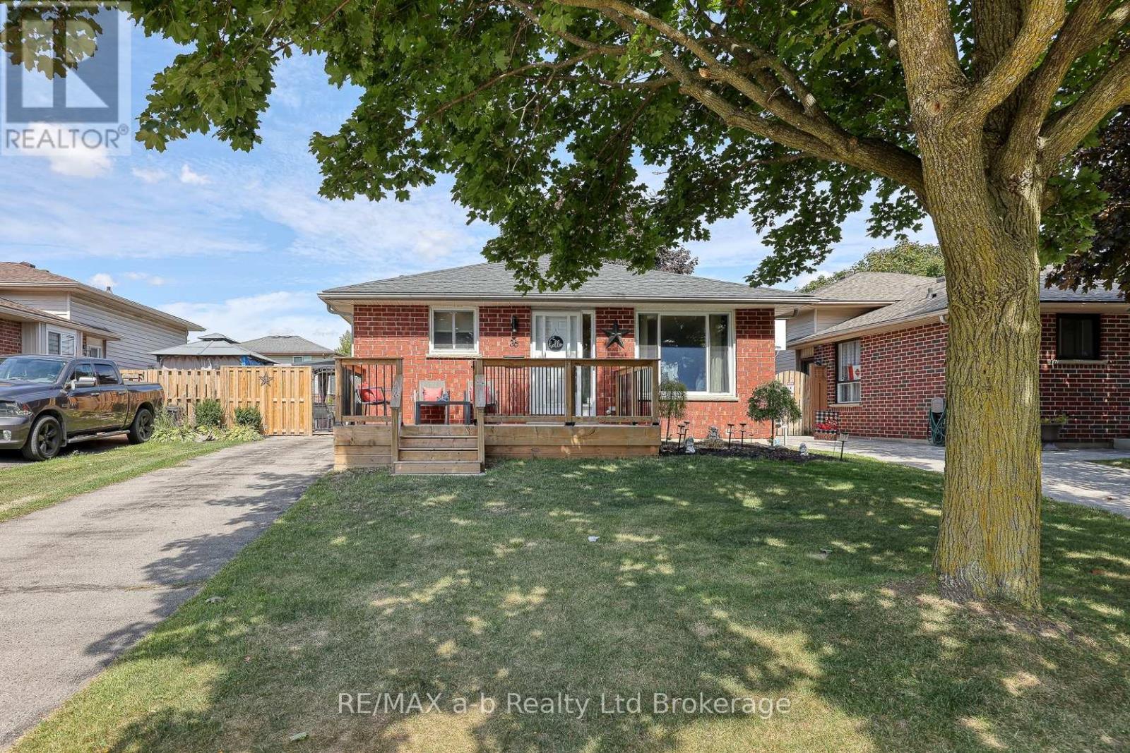 36 Portsmouth Road, London East, Ontario  N5V 4E2 - Photo 46 - X12397129