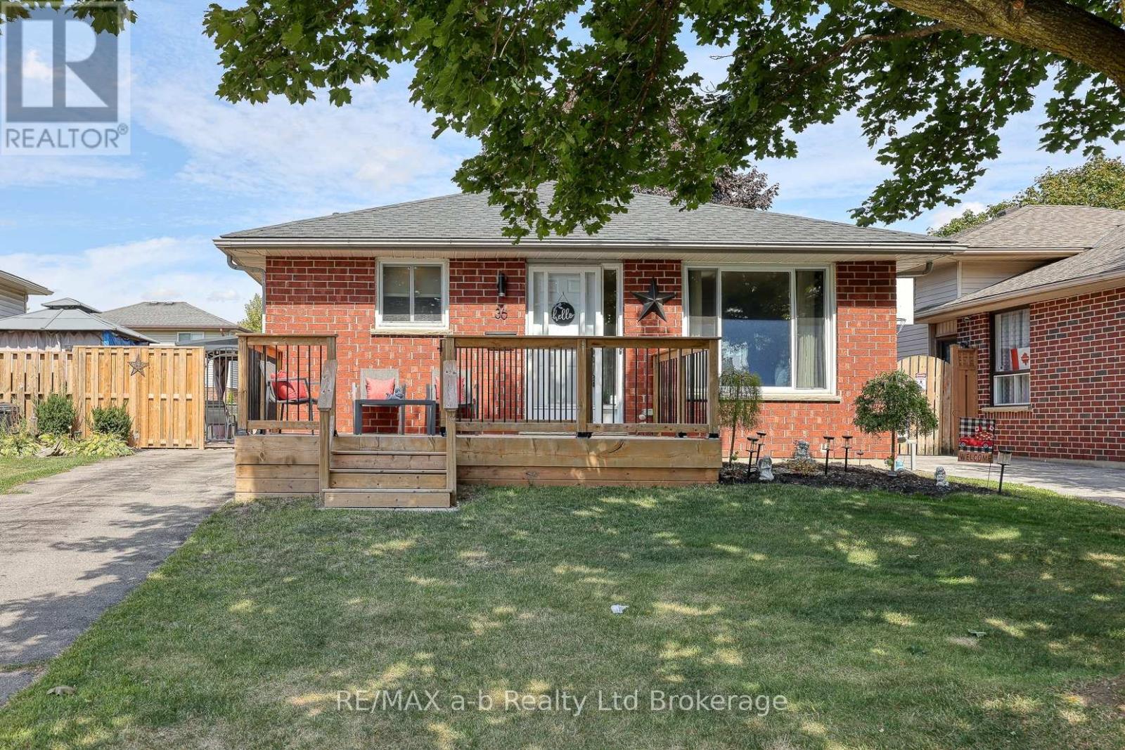 36 Portsmouth Road, London East, Ontario  N5V 4E2 - Photo 47 - X12397129