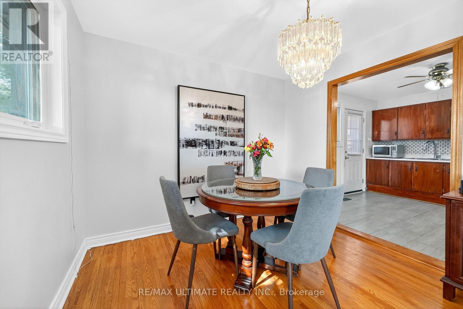 18 Courtwright Road, Toronto, Ontario  M9C 4B4 - Photo 11 - W12396976