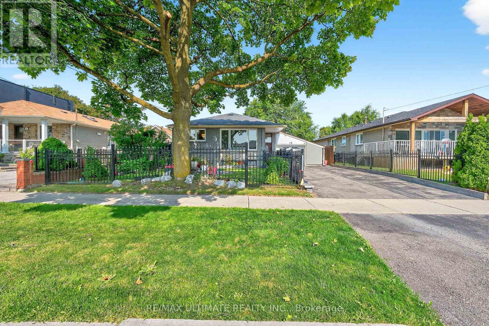 18 Courtwright Road, Toronto, Ontario  M9C 4B4 - Photo 2 - W12396976