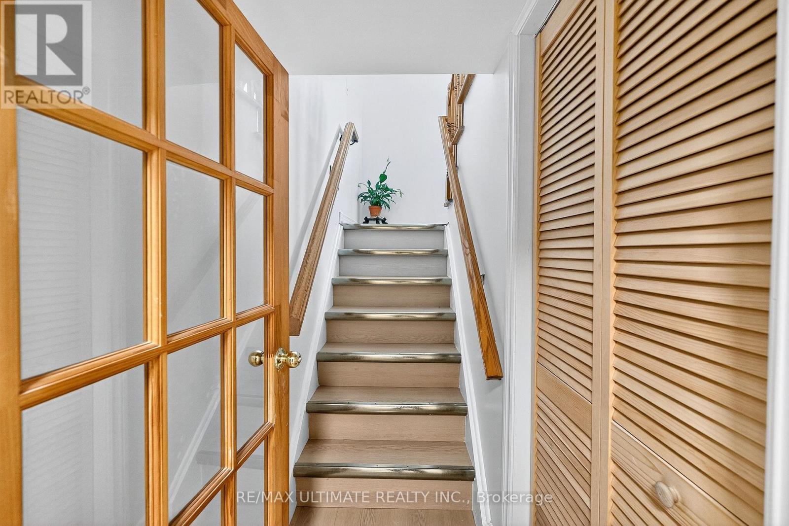 18 Courtwright Road, Toronto, Ontario  M9C 4B4 - Photo 23 - W12396976