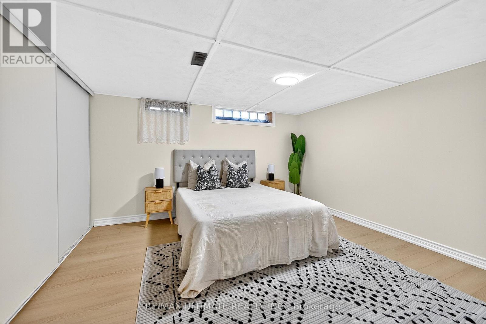 18 Courtwright Road, Toronto, Ontario  M9C 4B4 - Photo 30 - W12396976