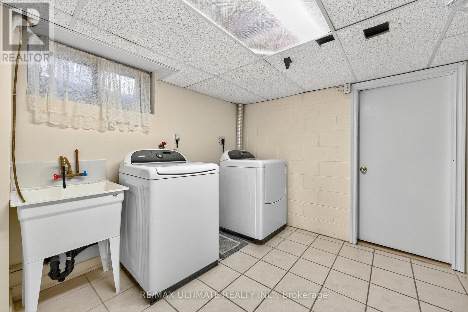 18 Courtwright Road, Toronto, Ontario  M9C 4B4 - Photo 33 - W12396976