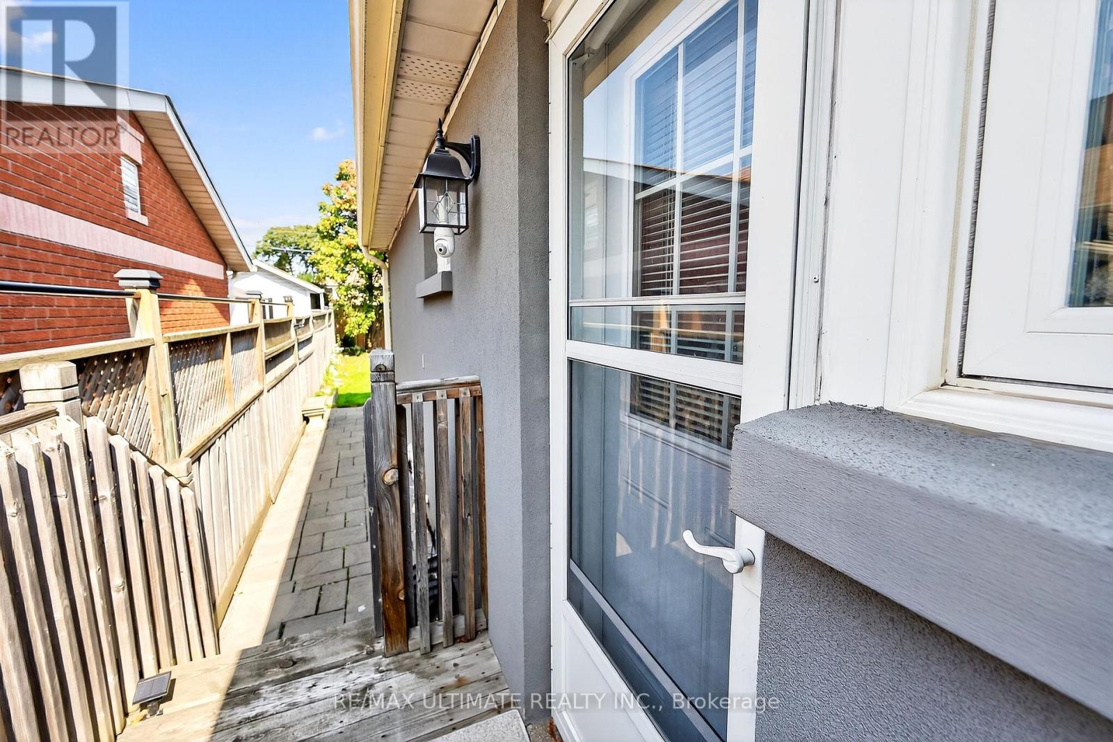 18 Courtwright Road, Toronto, Ontario  M9C 4B4 - Photo 34 - W12396976