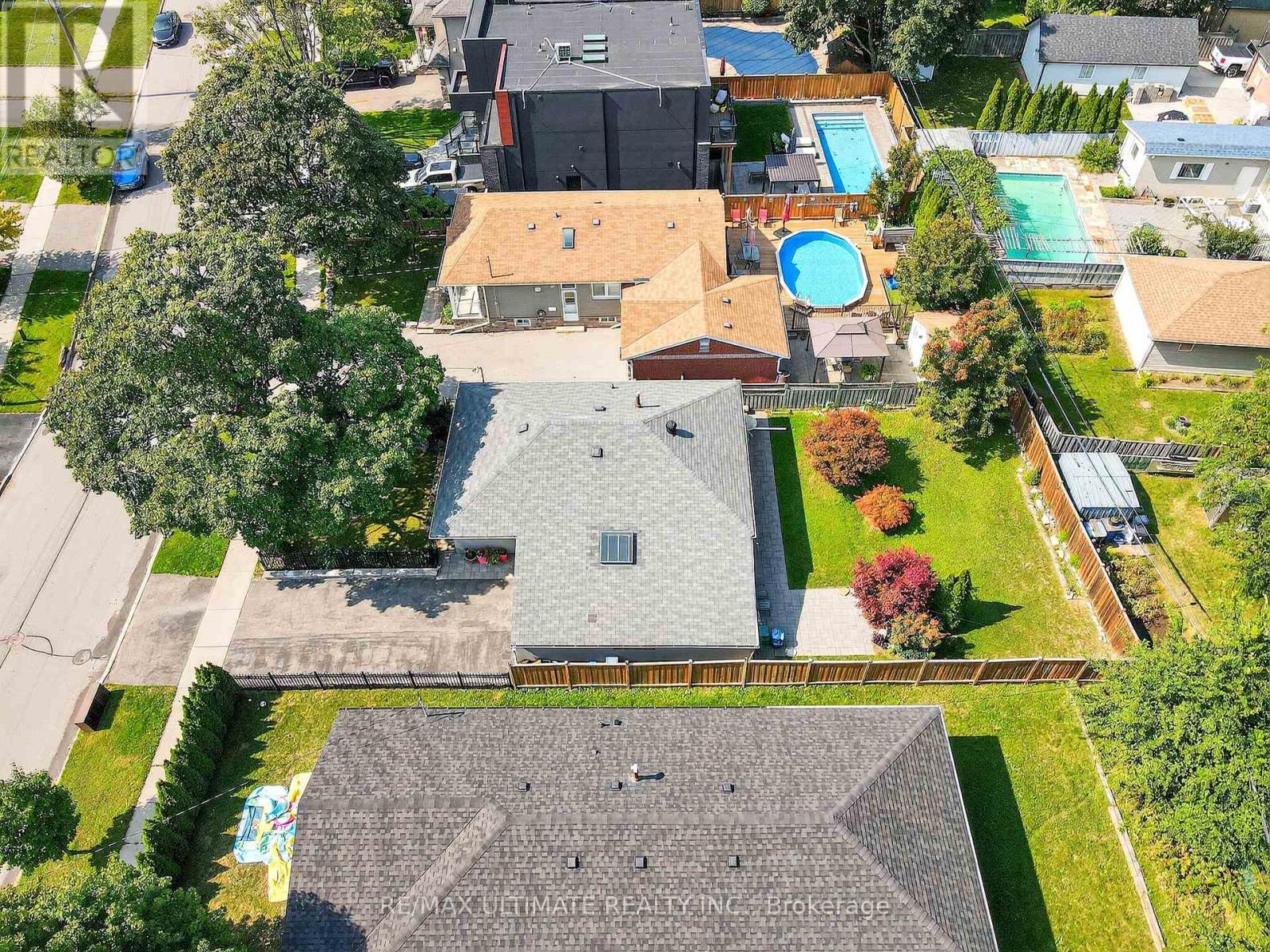 18 Courtwright Road, Toronto, Ontario  M9C 4B4 - Photo 43 - W12396976