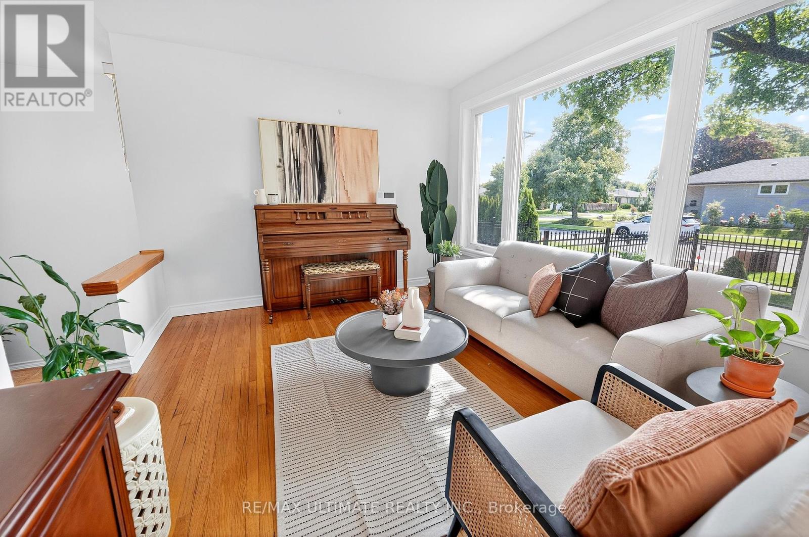 18 Courtwright Road, Toronto, Ontario  M9C 4B4 - Photo 7 - W12396976