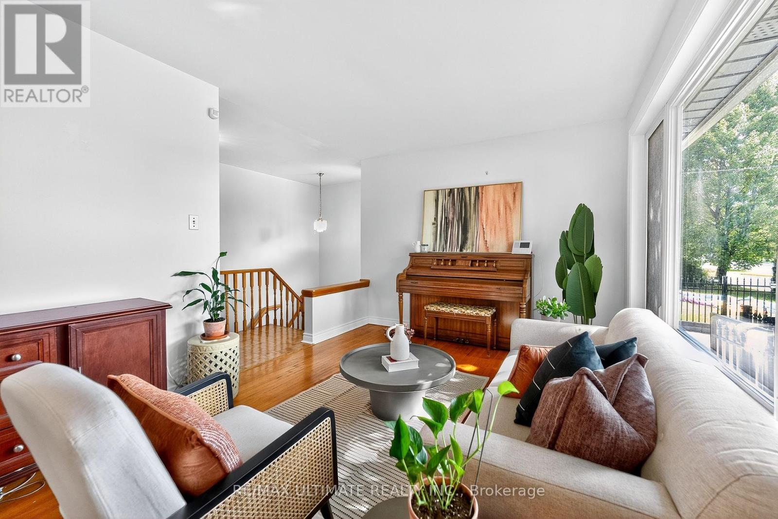 18 Courtwright Road, Toronto, Ontario  M9C 4B4 - Photo 9 - W12396976