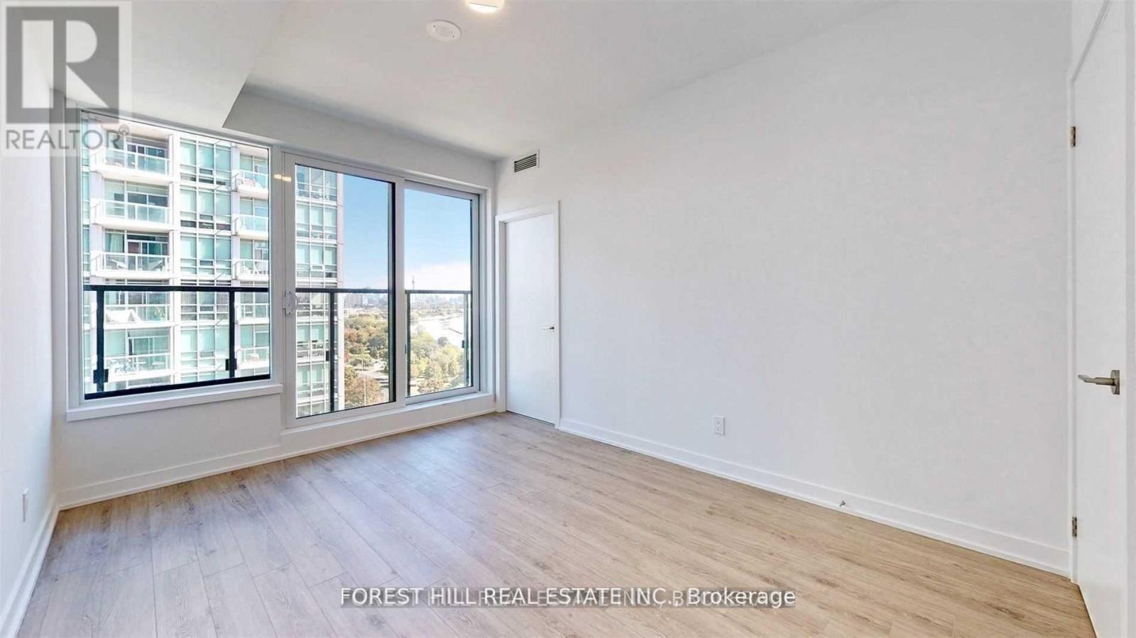 1707 - 1926 Lake Shore Boulevard W, Toronto, Ontario  M6S 1A1 - Photo 7 - W12396998
