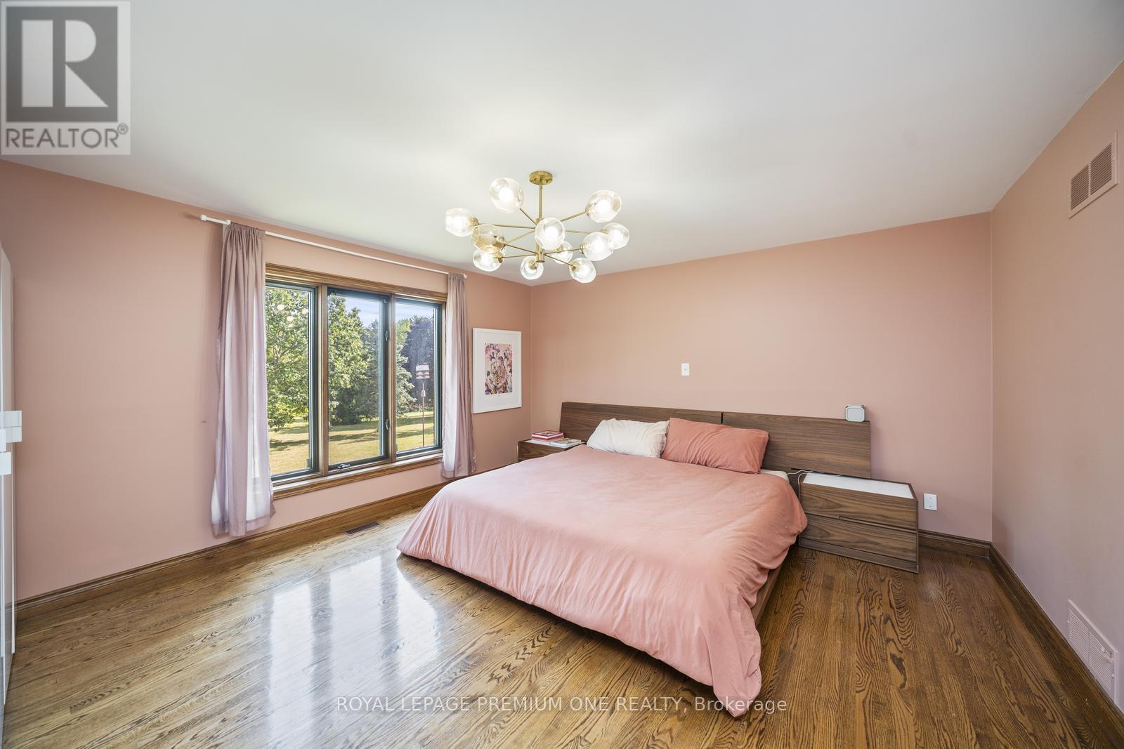 8 Beamish Court, Brampton, Ontario  L6P 0X8 - Photo 21 - W12397091