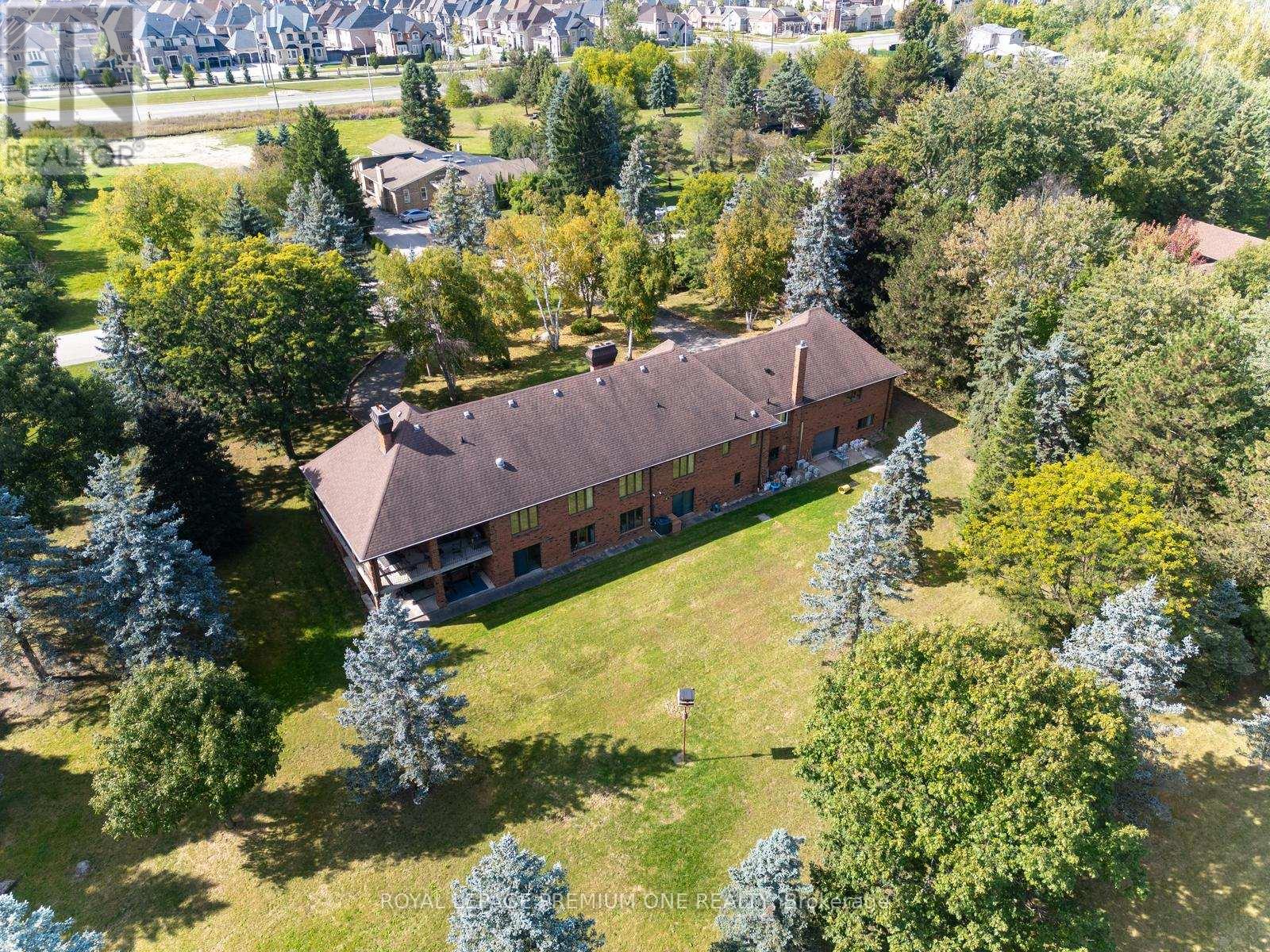 8 Beamish Court, Brampton, Ontario  L6P 0X8 - Photo 31 - W12397091