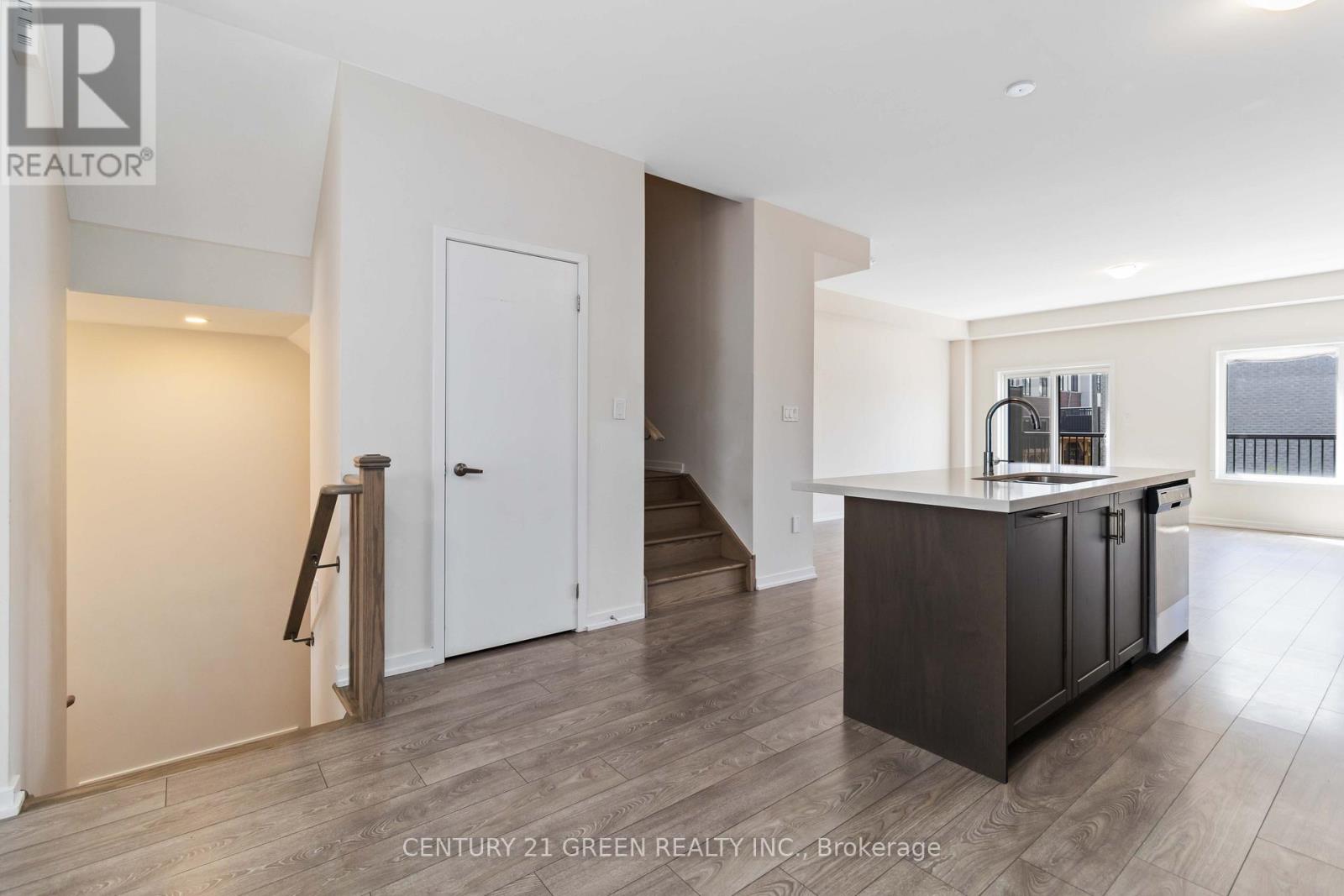 142 Landsbridge Street, Caledon (Bolton East), Ontario  L7E 2E1 - Photo 7 - W12347128