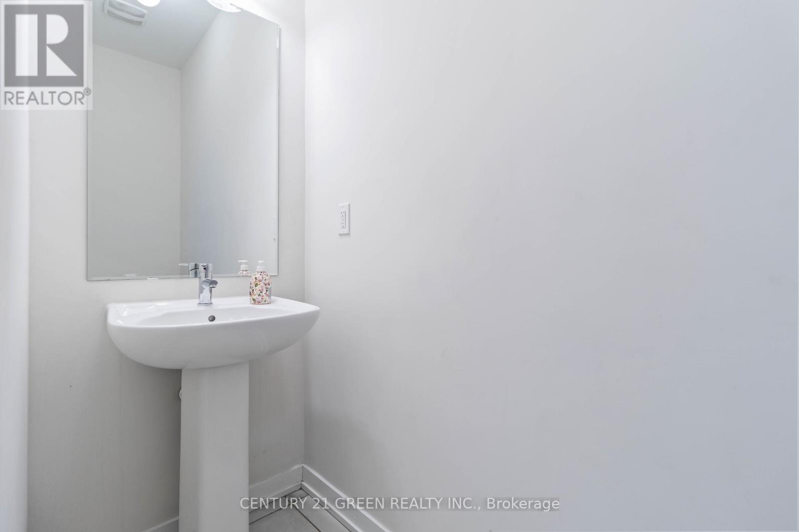 142 Landsbridge Street, Caledon (Bolton East), Ontario  L7E 2E1 - Photo 24 - W12347128
