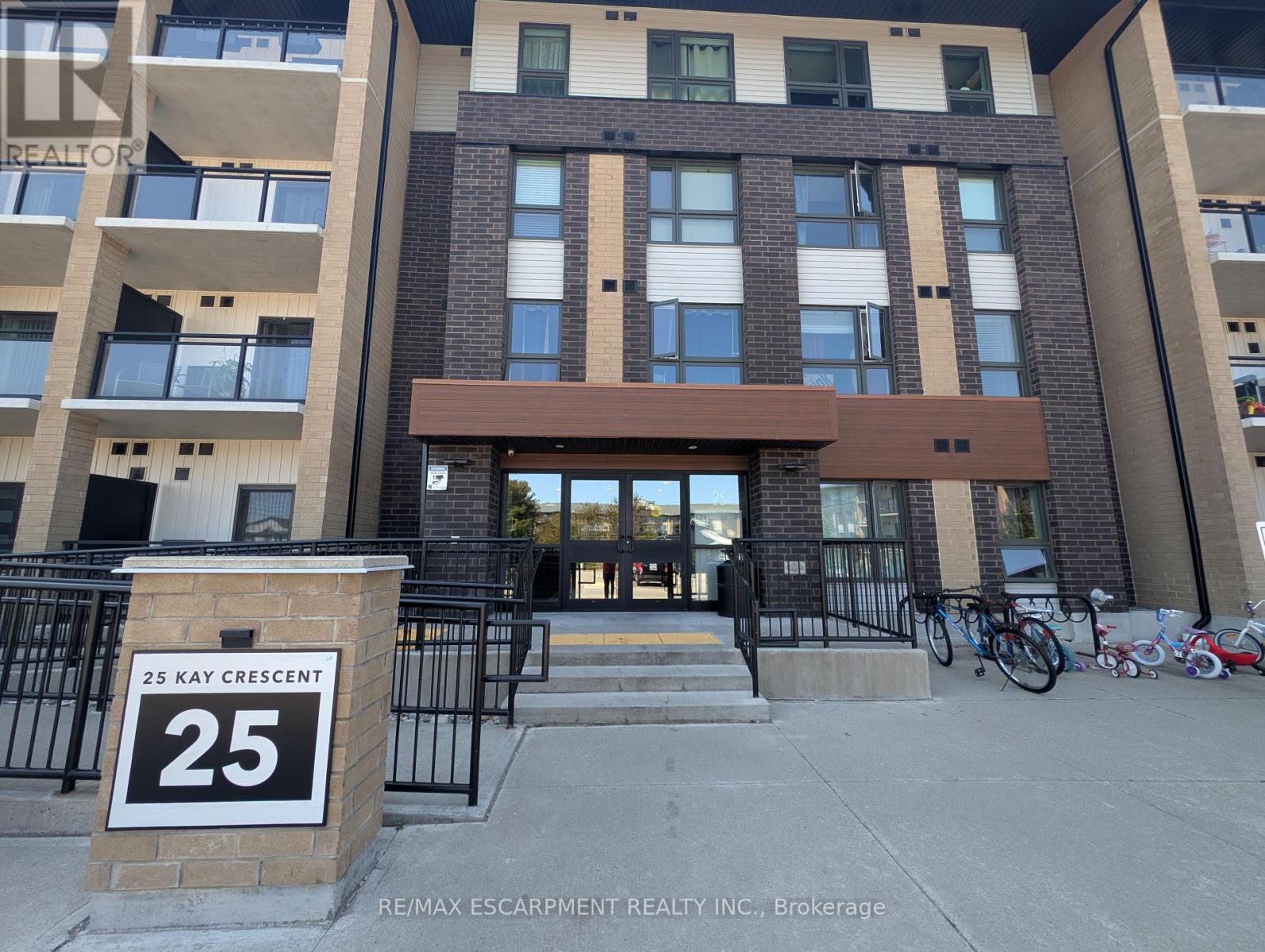 207 - 25 KAY CRESCENT, Guelph, Ontario