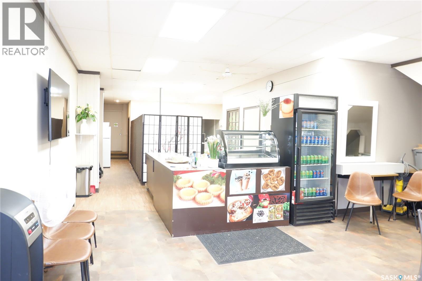 221 Centre Street, Assiniboia, Saskatchewan  S0H 0B0 - Photo 5 - SK018128