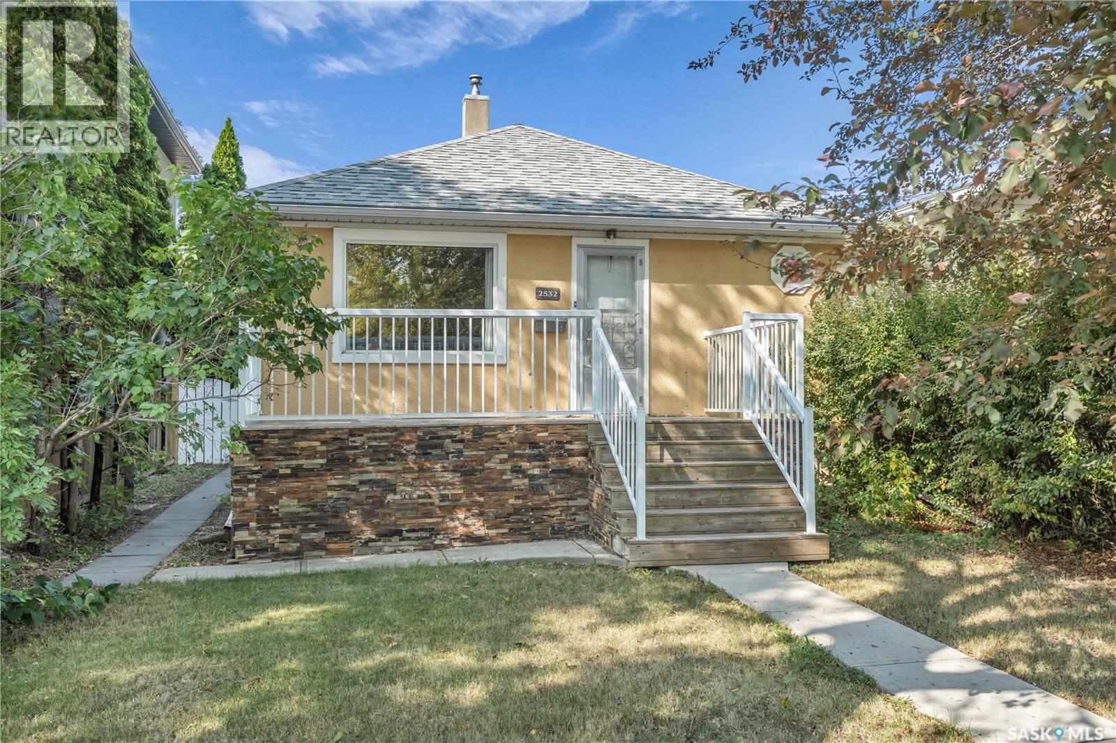 2532 Reynolds Street, Regina, Saskatchewan  S4N 3N9 - Photo 2 - SK018123
