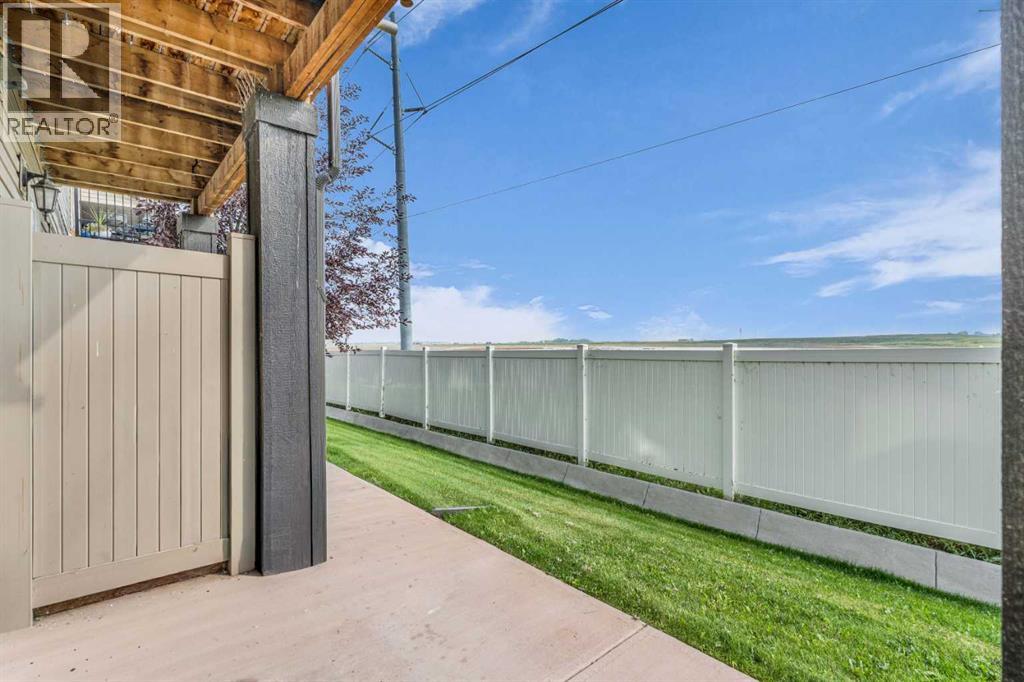369 Copperpond Landing Se, Calgary, Alberta  T2Z 1G6 - Photo 10 - A2255997