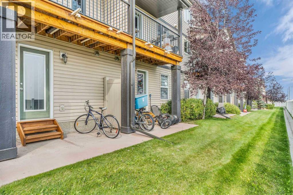 369 Copperpond Landing Se, Calgary, Alberta  T2Z 1G6 - Photo 11 - A2255997