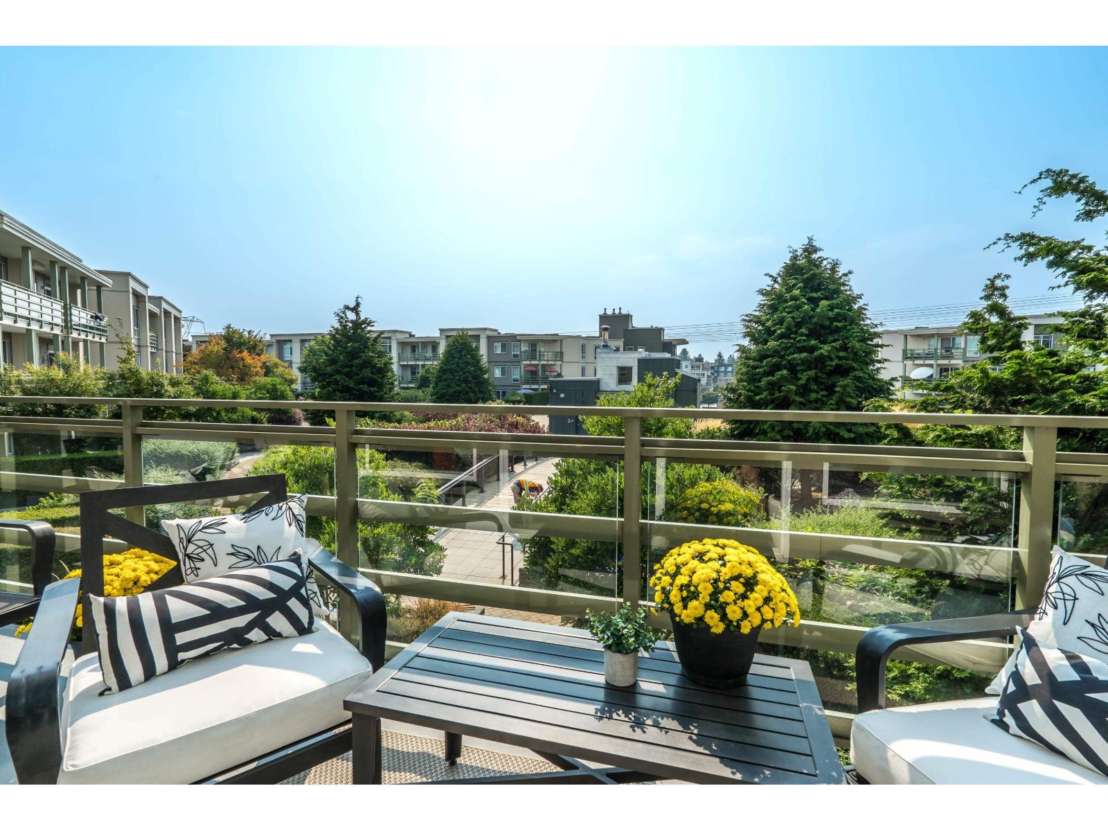 301 15850 26 Avenue, Surrey, British Columbia V3S 2N6 - Photo 3 - R3046386