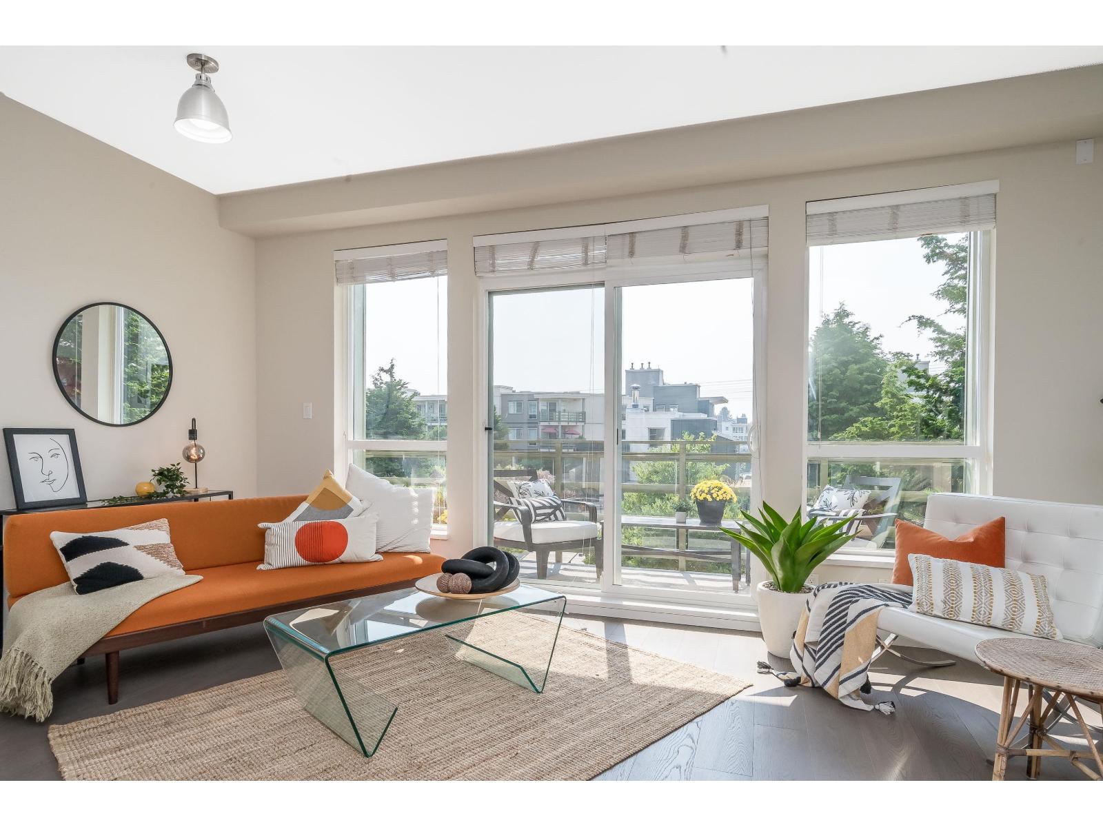 301 15850 26 Avenue, Surrey, British Columbia V3S 2N6 - Photo 1 - R3046386