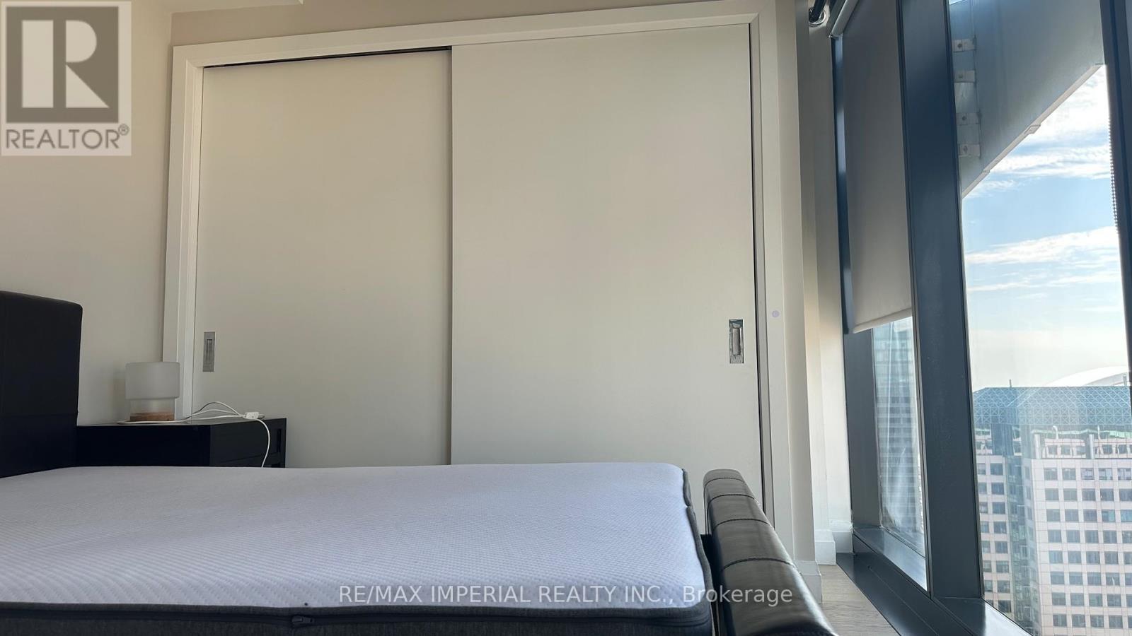 2201 - 224 King Street W, Toronto, Ontario  M5H 0A6 - Photo 11 - C12397114