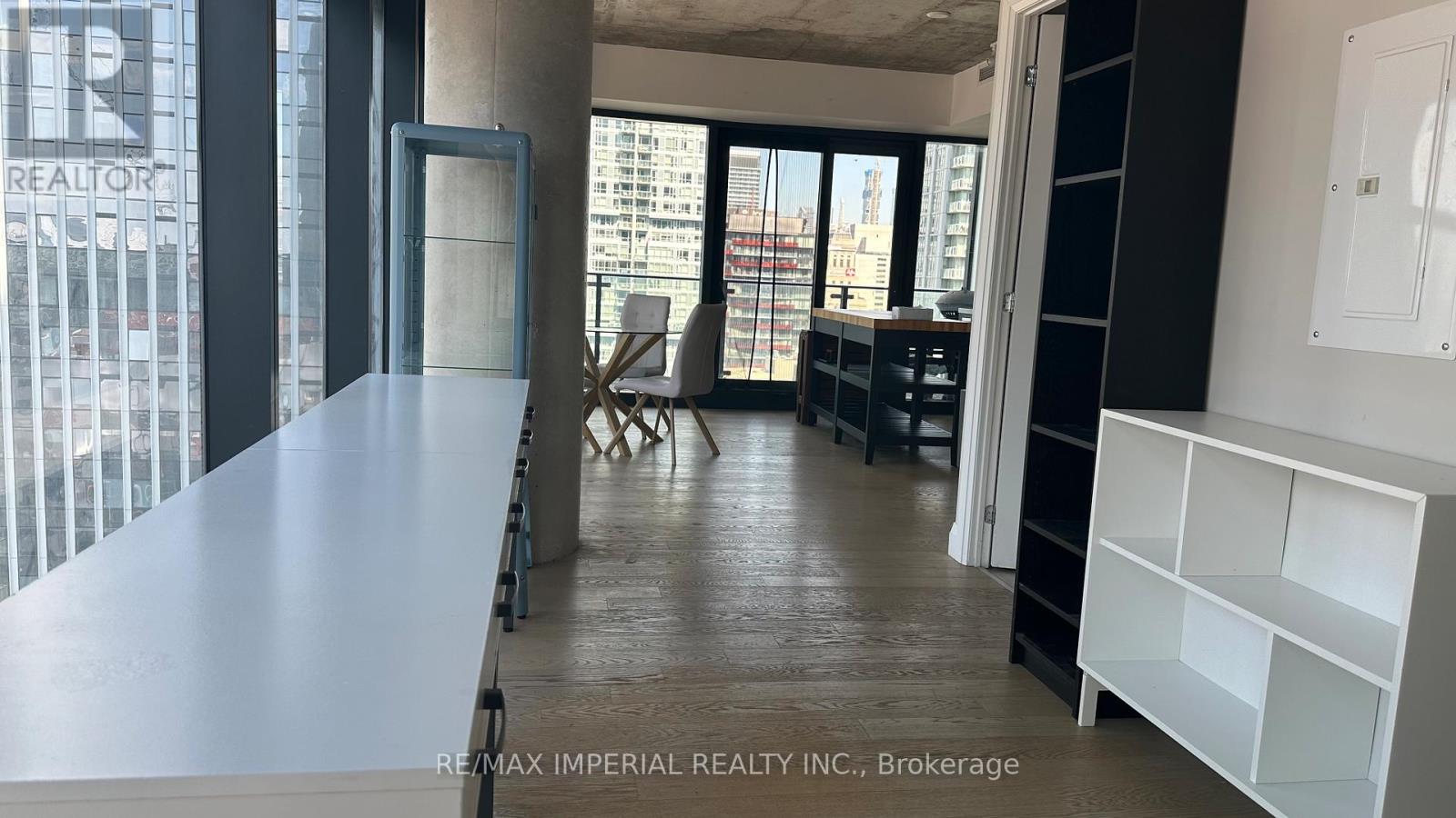 2201 - 224 King Street W, Toronto, Ontario  M5H 0A6 - Photo 8 - C12397114