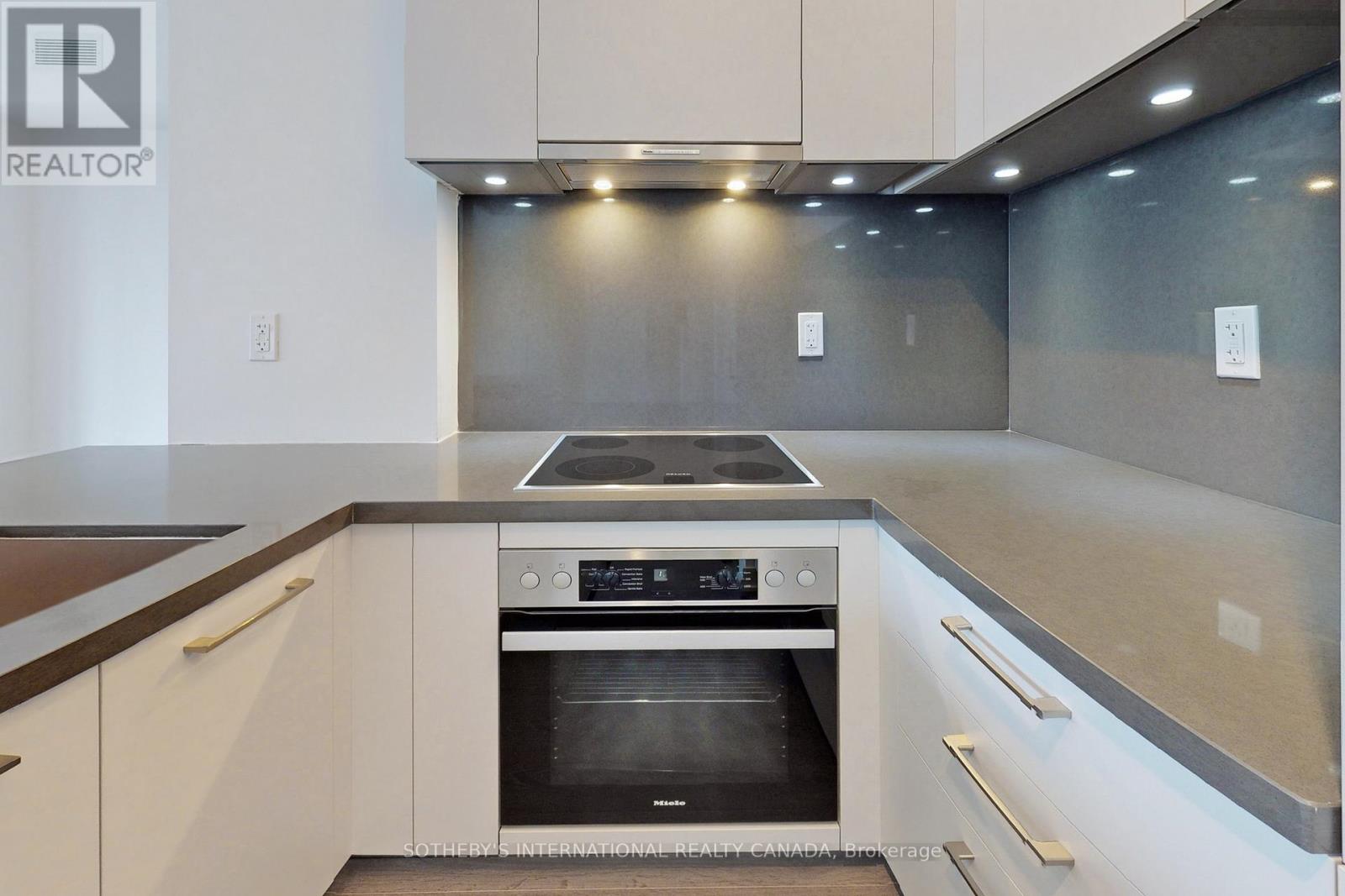 2404 - 188 Cumberland Street, Toronto, Ontario  M5R 0B6 - Photo 11 - C12397187
