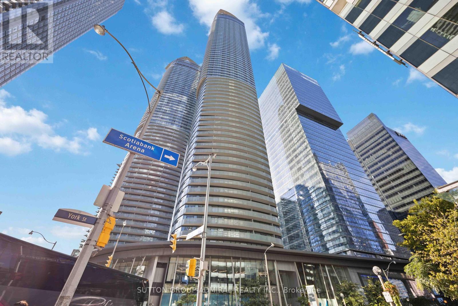 4704 - 14 York Street, Toronto, Ontario  M5J 0B1 - Photo 1 - C12397307