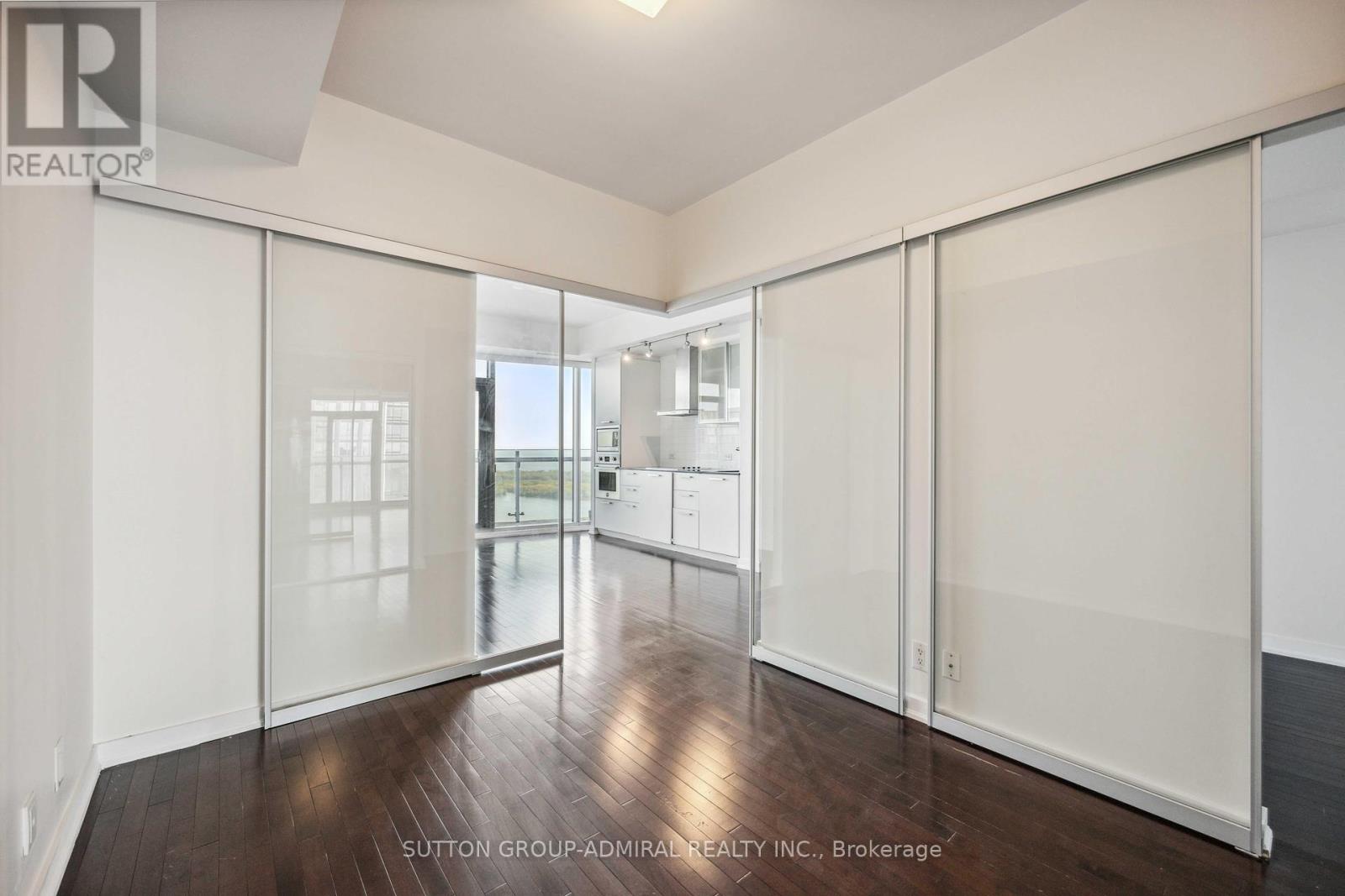 4704 - 14 York Street, Toronto, Ontario  M5J 0B1 - Photo 11 - C12397307