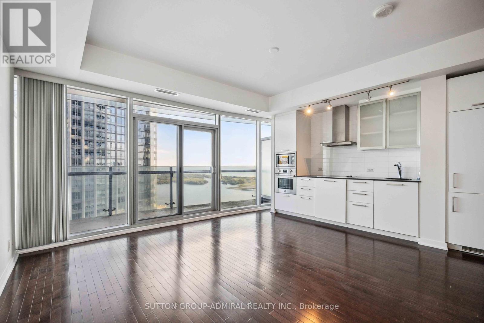 4704 - 14 York Street, Toronto, Ontario  M5J 0B1 - Photo 16 - C12397307