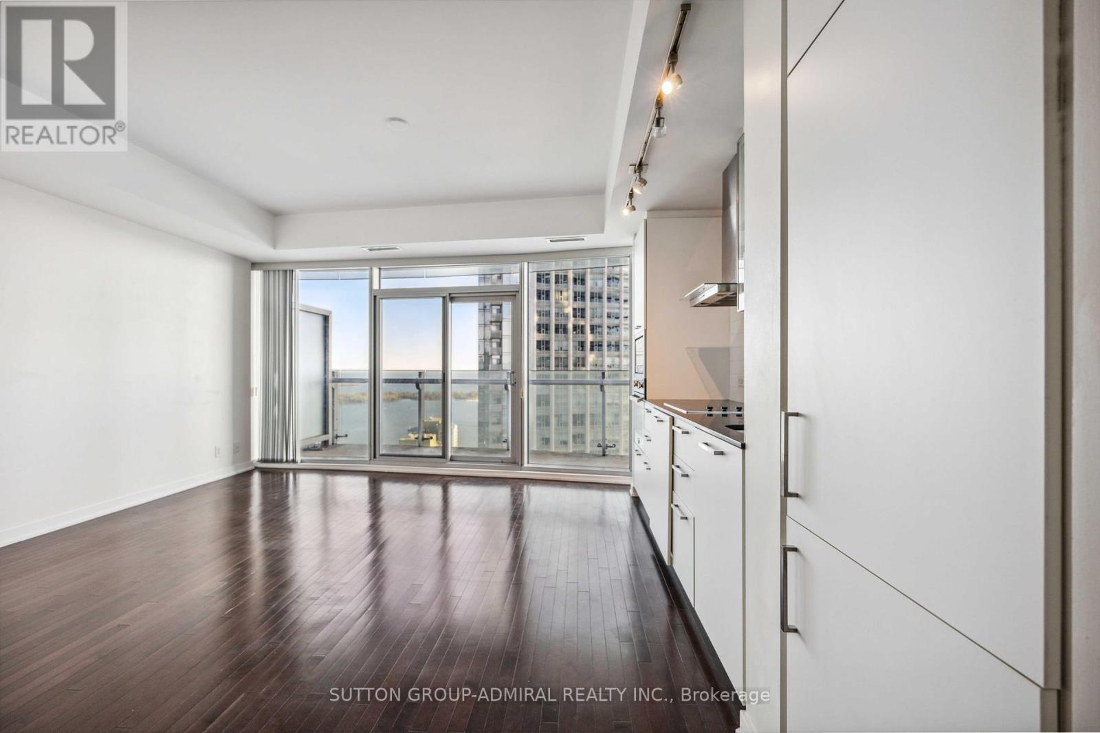 4704 - 14 York Street, Toronto, Ontario  M5J 0B1 - Photo 5 - C12397307