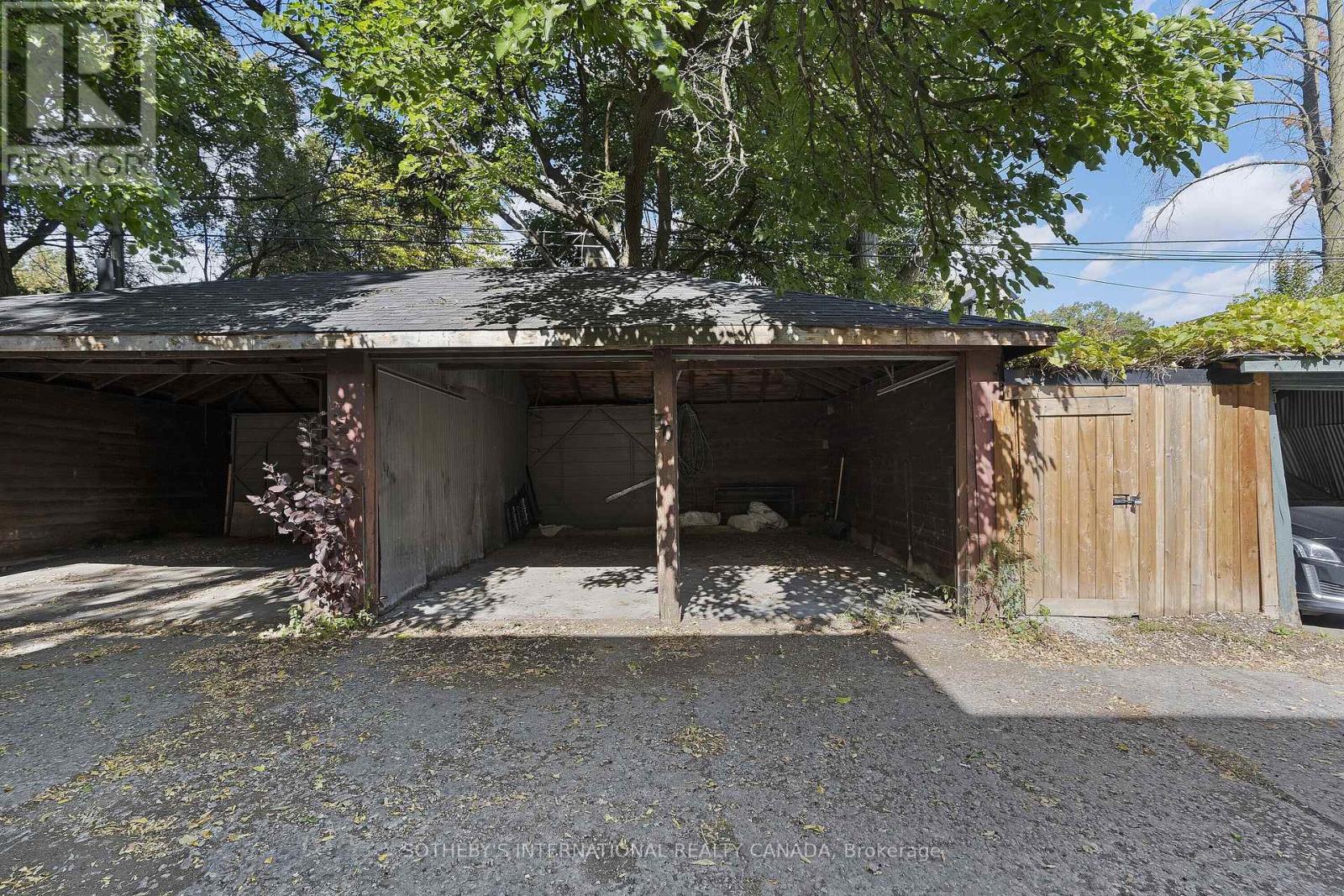 Main - 30 Strathgowan Avenue, Toronto, Ontario  M4N 1B9 - Photo 13 - C12397320