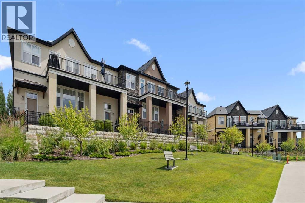 30 Cranbrook Villas Se, Calgary, Alberta  t3m 1z3 - Photo 1 - A2247078