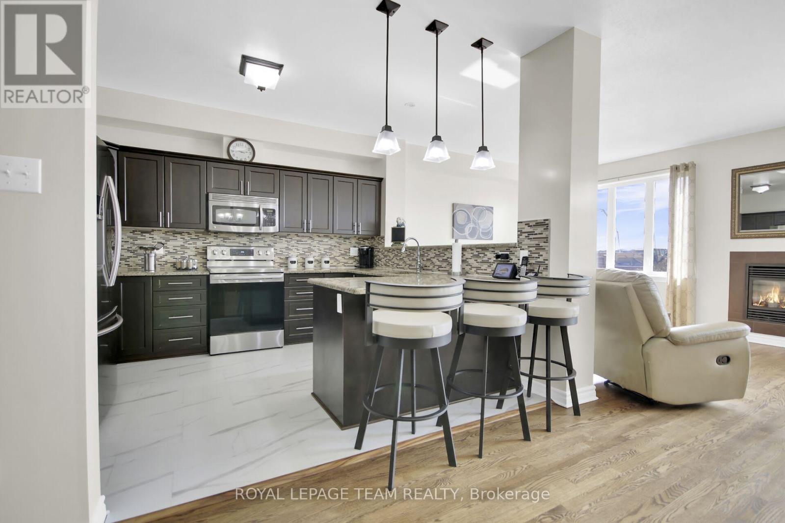 1024 Northgraves Crescent, Ottawa, Ontario  K2M 0C8 - Photo 12 - X12397341