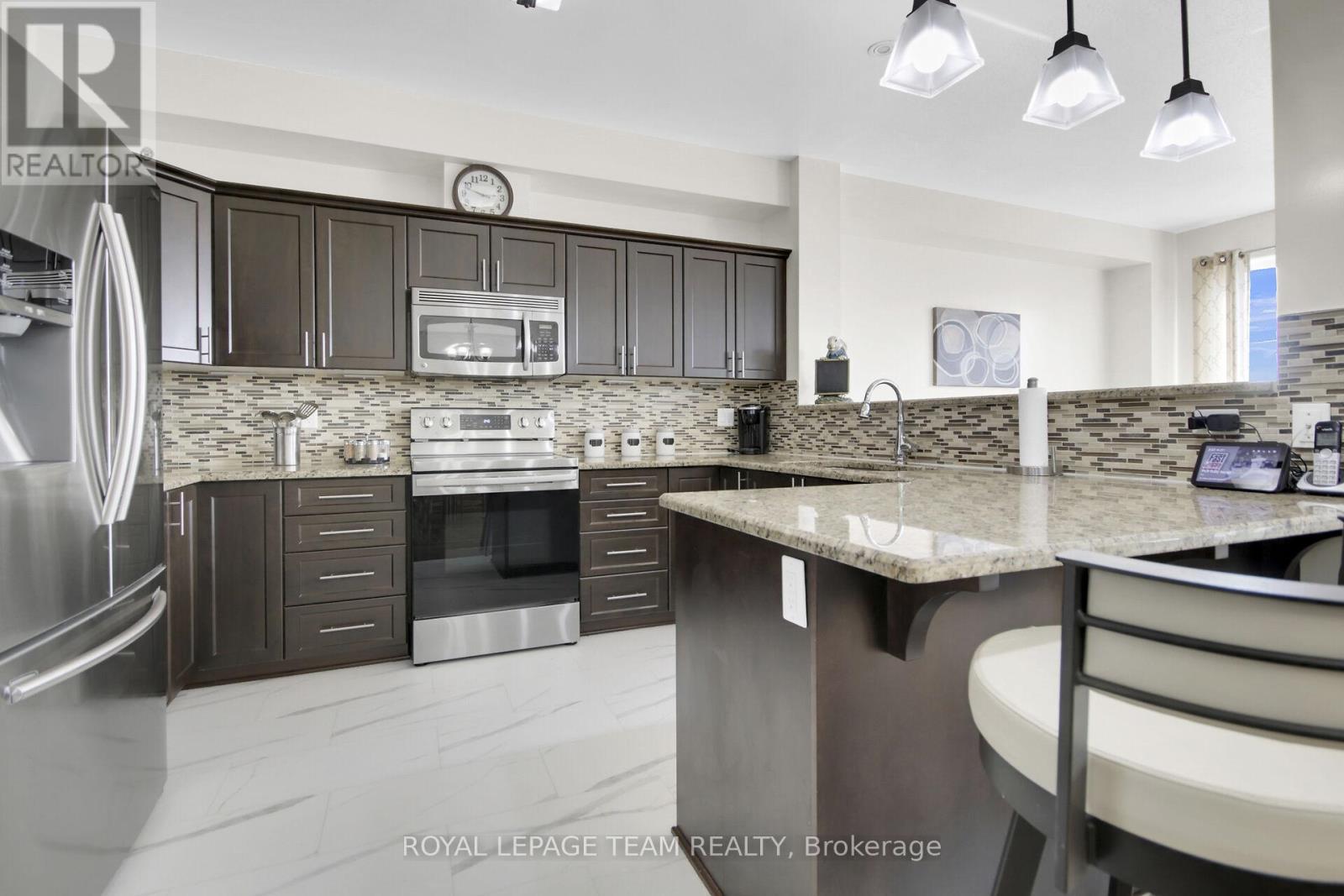 1024 Northgraves Crescent, Ottawa, Ontario  K2M 0C8 - Photo 15 - X12397341