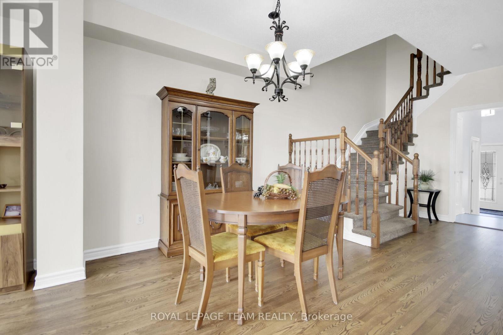 1024 Northgraves Crescent, Ottawa, Ontario  K2M 0C8 - Photo 18 - X12397341
