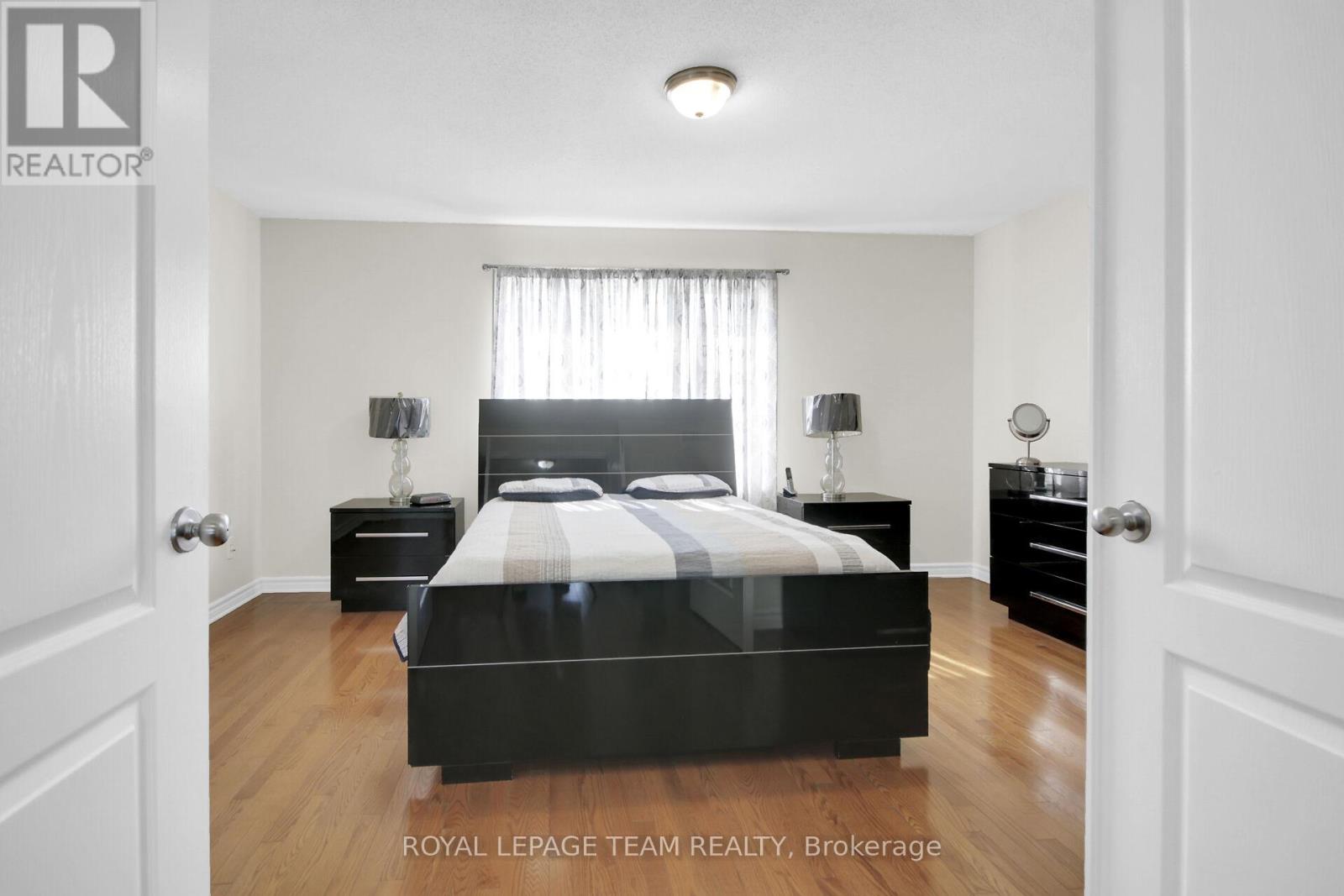 1024 Northgraves Crescent, Ottawa, Ontario  K2M 0C8 - Photo 23 - X12397341