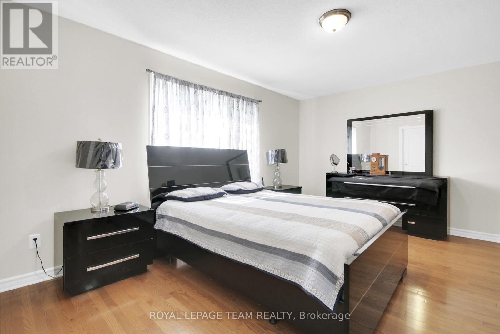 1024 Northgraves Crescent, Ottawa, Ontario  K2M 0C8 - Photo 24 - X12397341