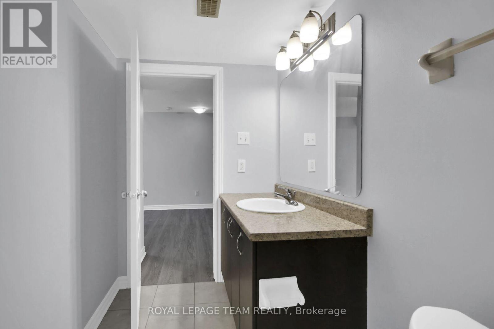 1024 Northgraves Crescent, Ottawa, Ontario  K2M 0C8 - Photo 35 - X12397341