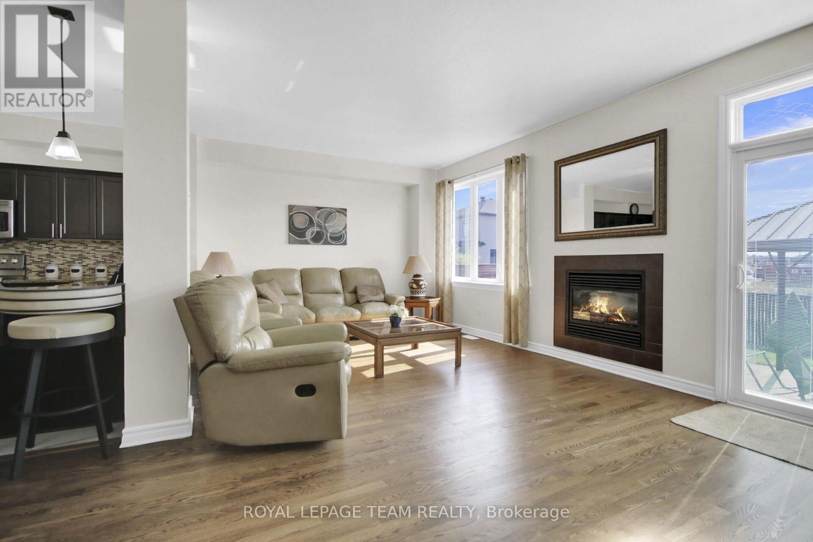 1024 Northgraves Crescent, Ottawa, Ontario  K2M 0C8 - Photo 8 - X12397341