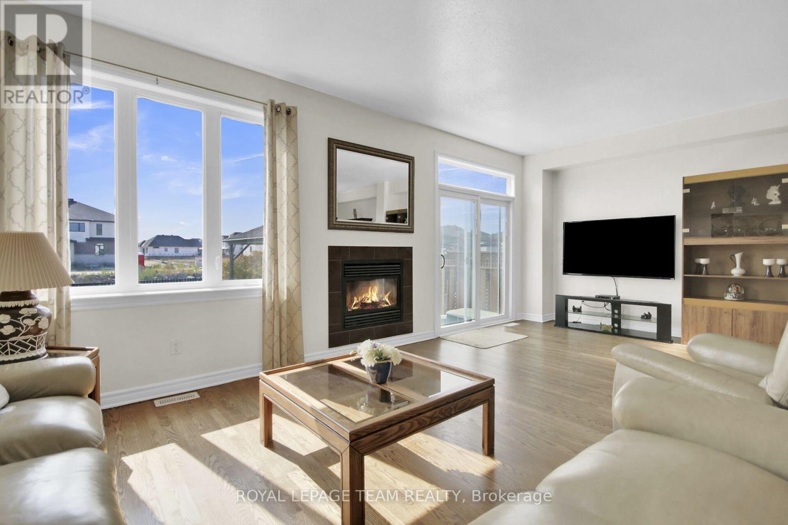 1024 Northgraves Crescent, Ottawa, Ontario  K2M 0C8 - Photo 9 - X12397341
