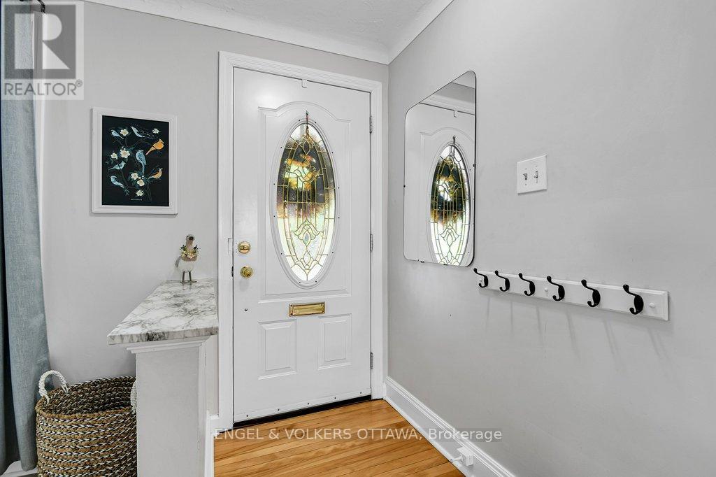 Property at 2565 ELMHURST STREET image 5